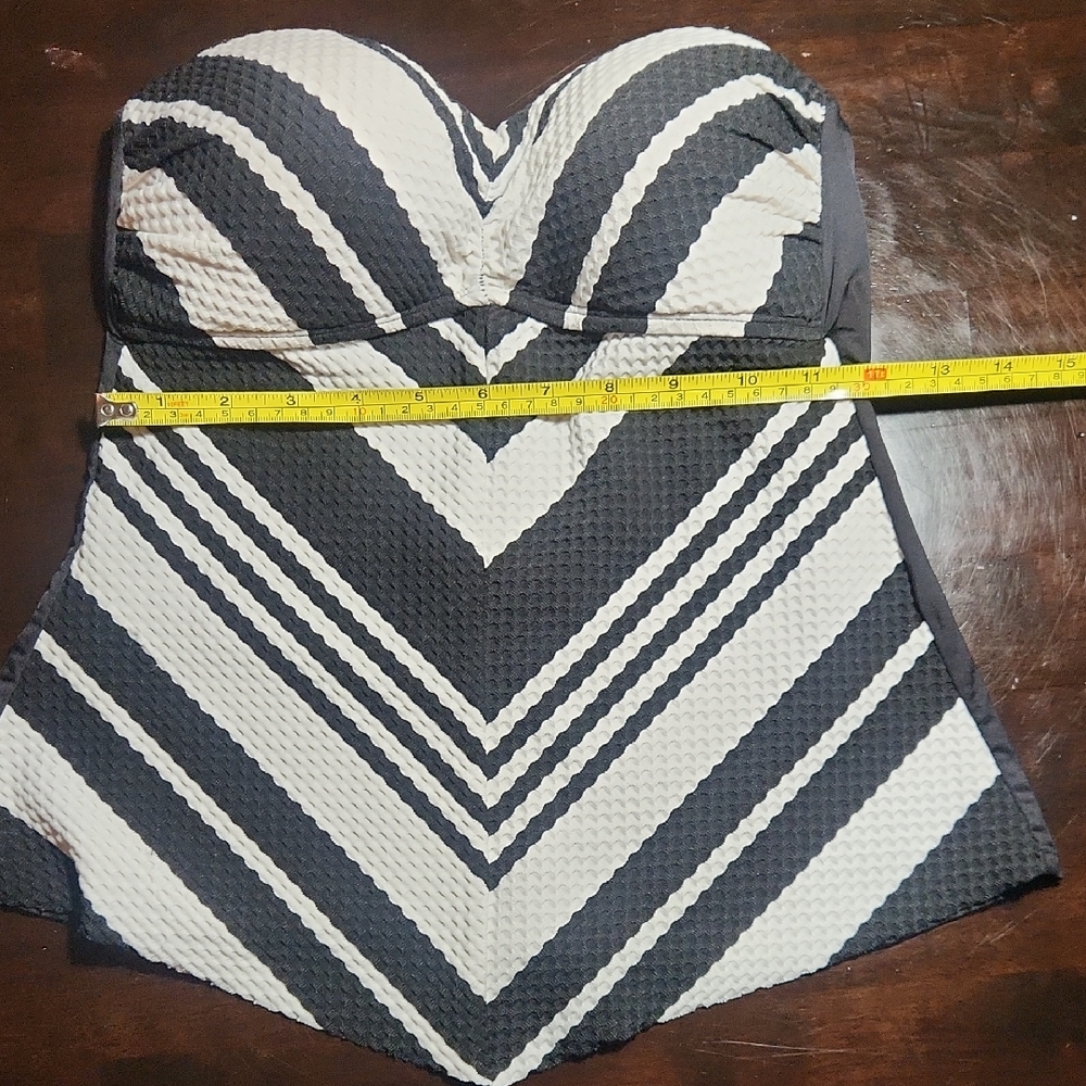 Apt. 9 Black and White Top